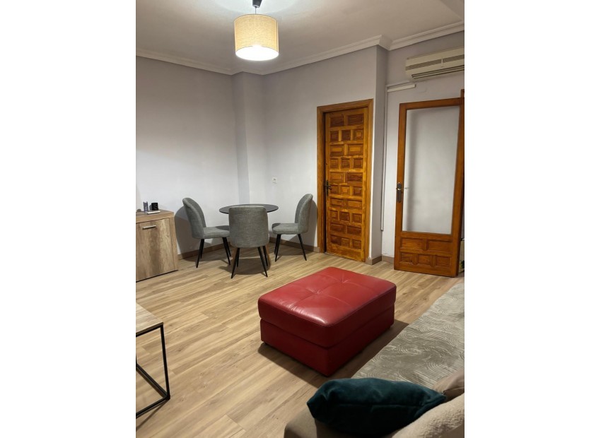 Resale - Apartment - Torrevieja - Torrevieja Centro