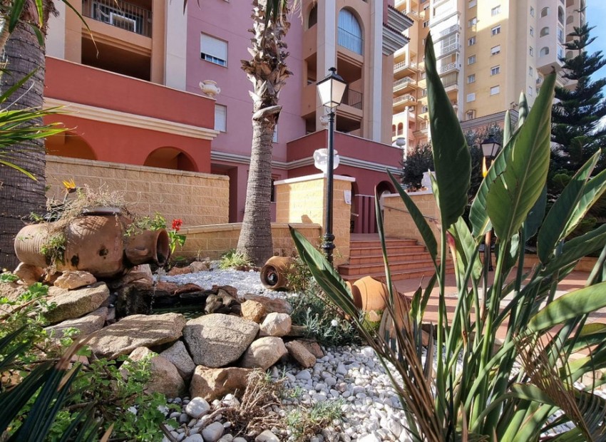 Resale - Apartment - Torrevieja - Torrevieja Centro