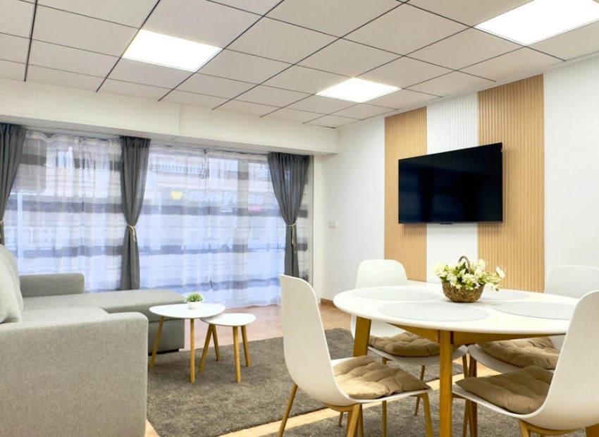 Resale - Apartment - Torrevieja - Torrevieja Centro