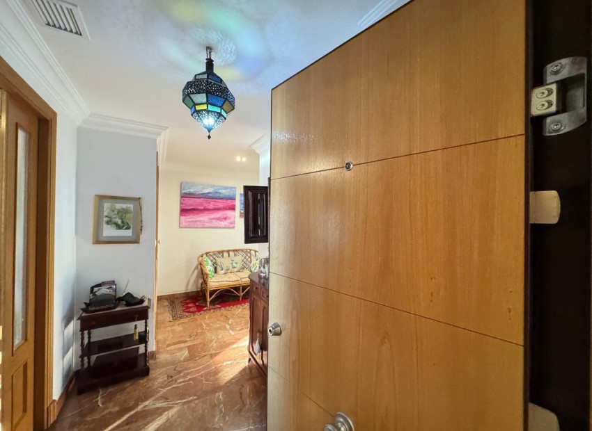Resale - Apartment - Torrevieja - Torrevieja Centro