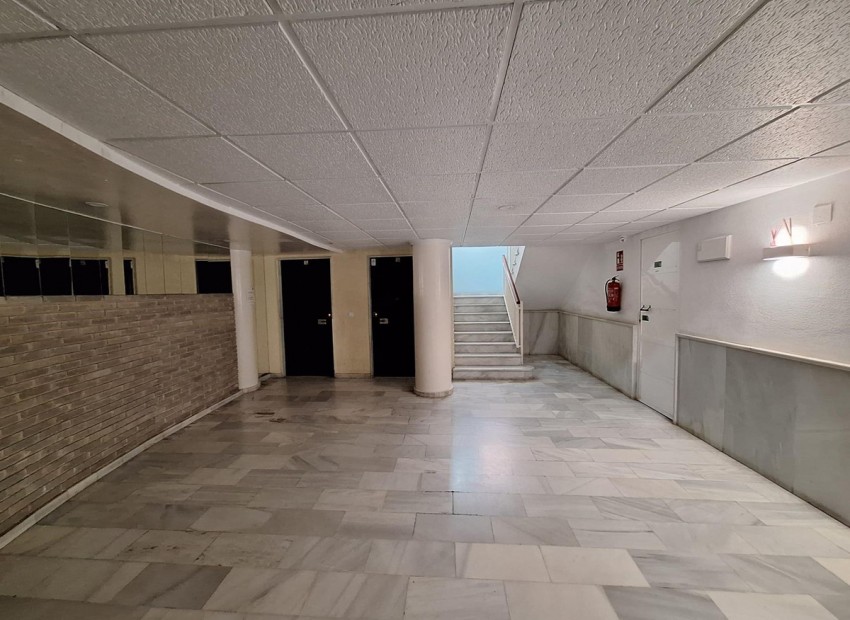 Resale - Apartment - Torrevieja - Torrevieja Centro