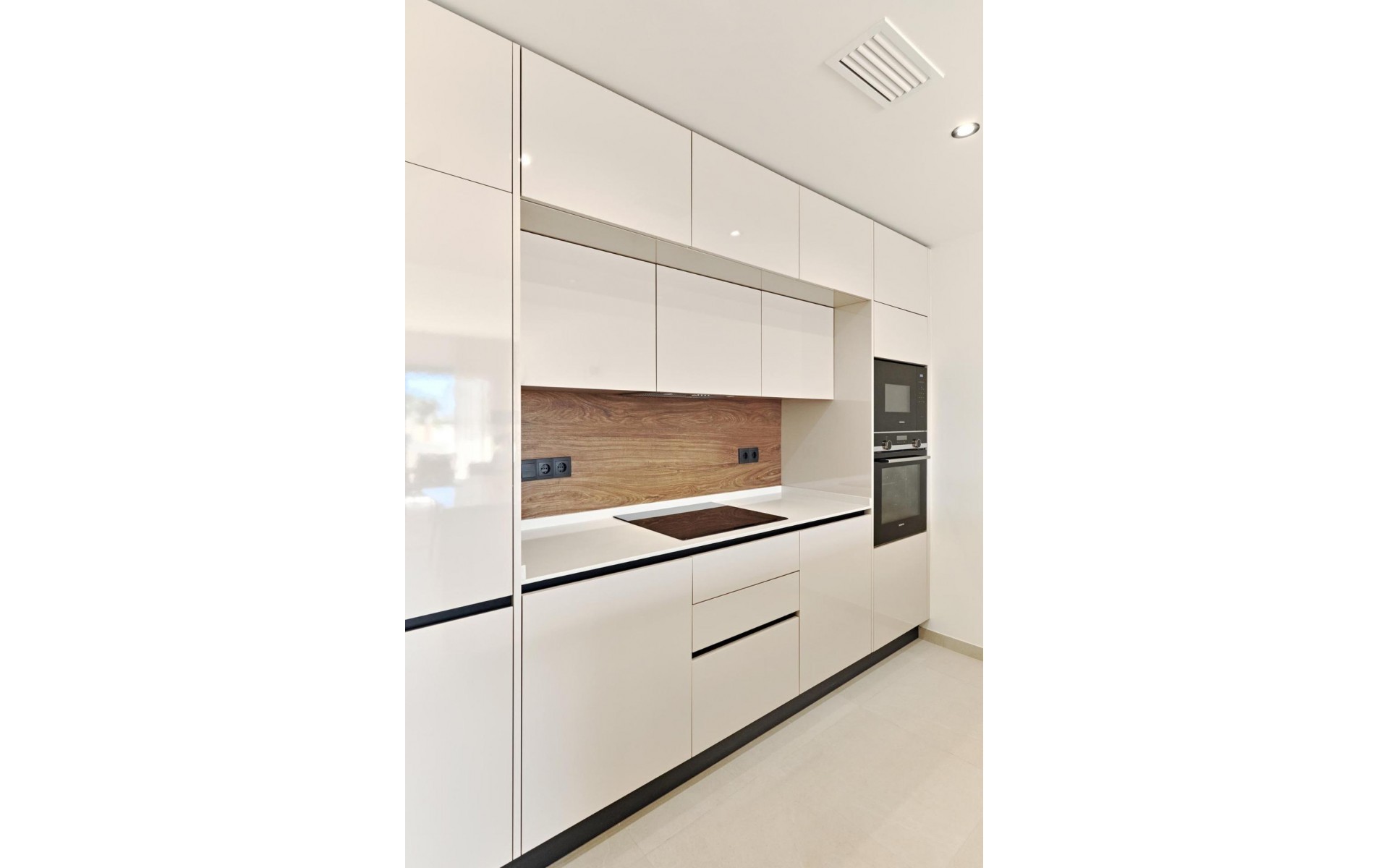 Resale - Apartment - Torrevieja - Torrevieja Centro