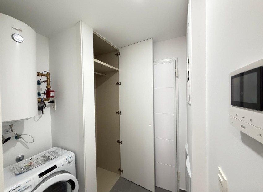 Resale - Apartment - Torrevieja - Torrevieja Centro