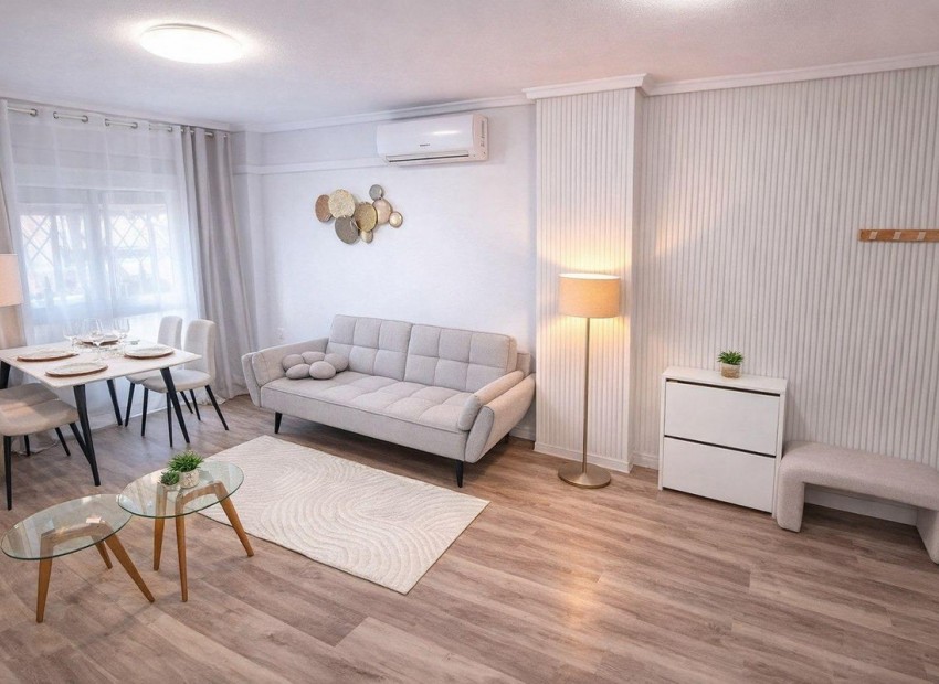 Resale - Apartment - Torrevieja - Torrevieja Centro