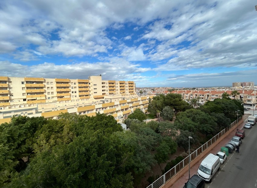Resale - Apartment - Torrevieja - Torrevieja Centro