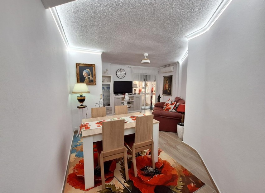 Resale - Apartment - Torrevieja - Torrevieja Centro