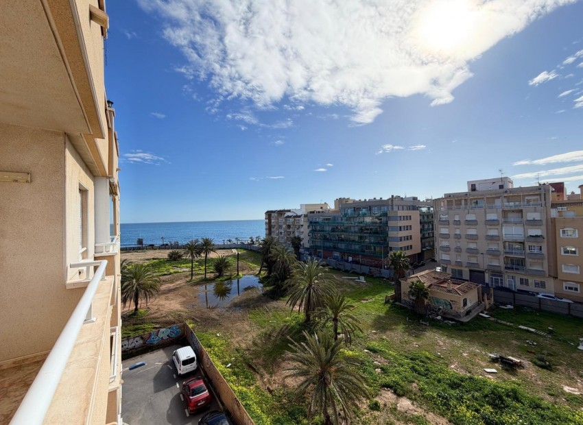 Resale - Apartment - Torrevieja - Torrevieja Centro