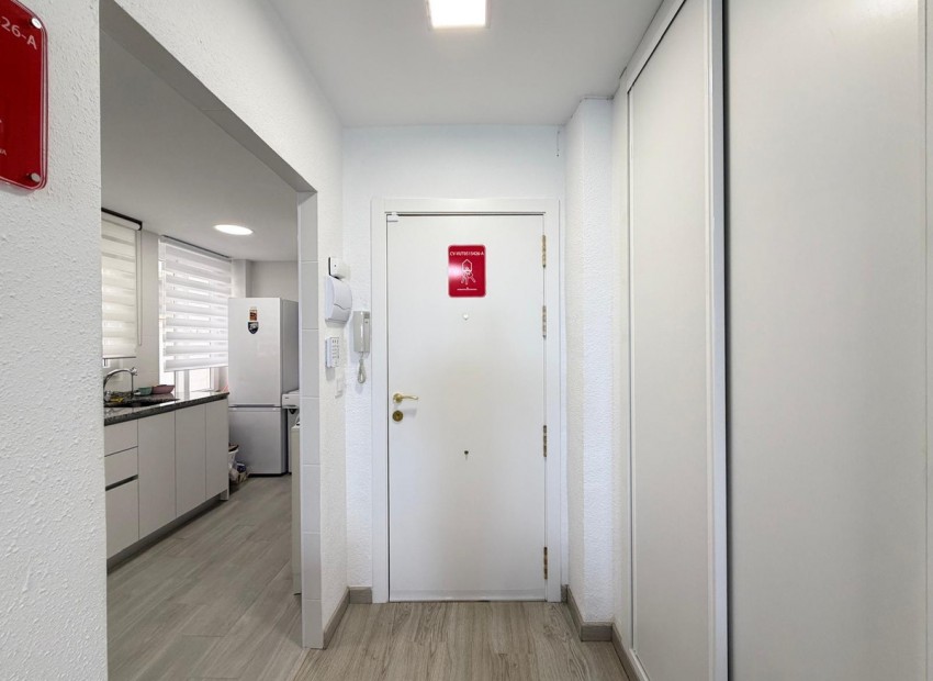 Resale - Apartment - Torrevieja - Torrevieja Centro