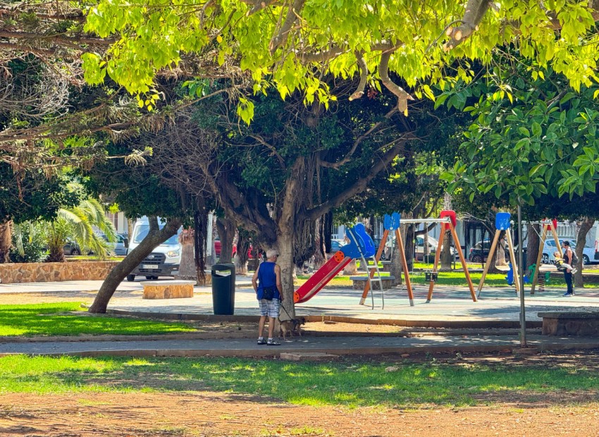 Resale - Apartment - Torrevieja - Torrevieja Centro