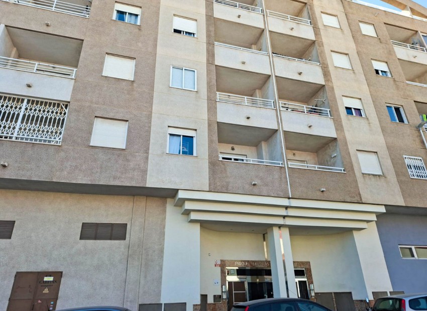 Resale - Apartment - Torrevieja - Torrevieja Centro