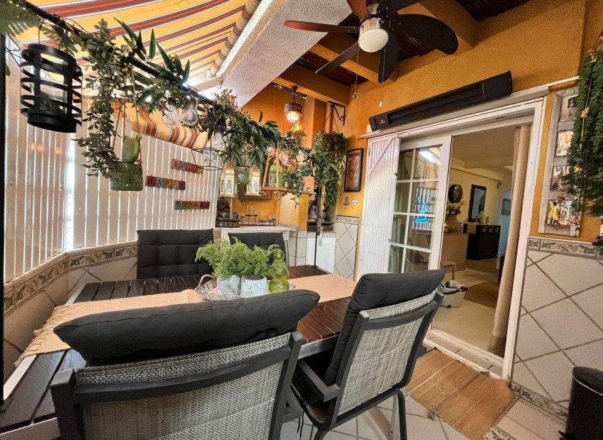 Resale - Apartment - Torrevieja - Torrevieja Centro