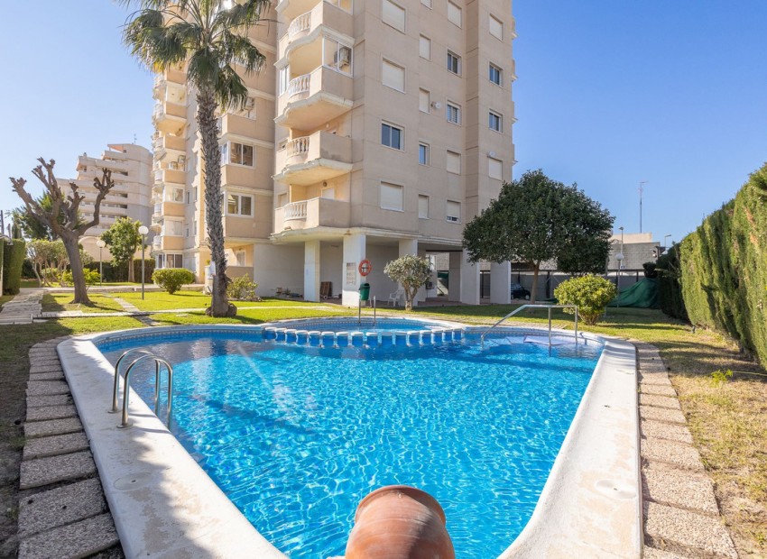 Resale - Apartment - Torrevieja - Torrevieja Centro