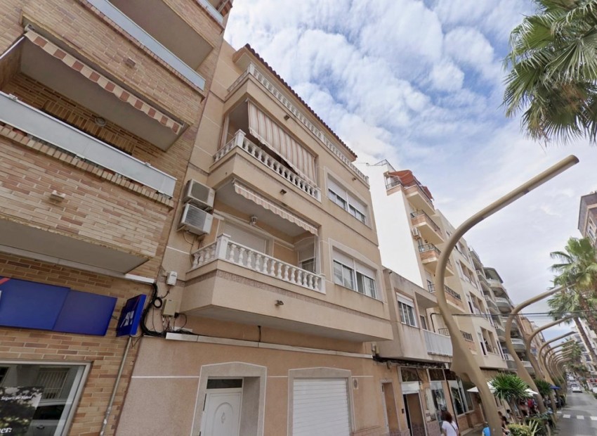 Resale - Apartment - Torrevieja - Torrevieja Centro
