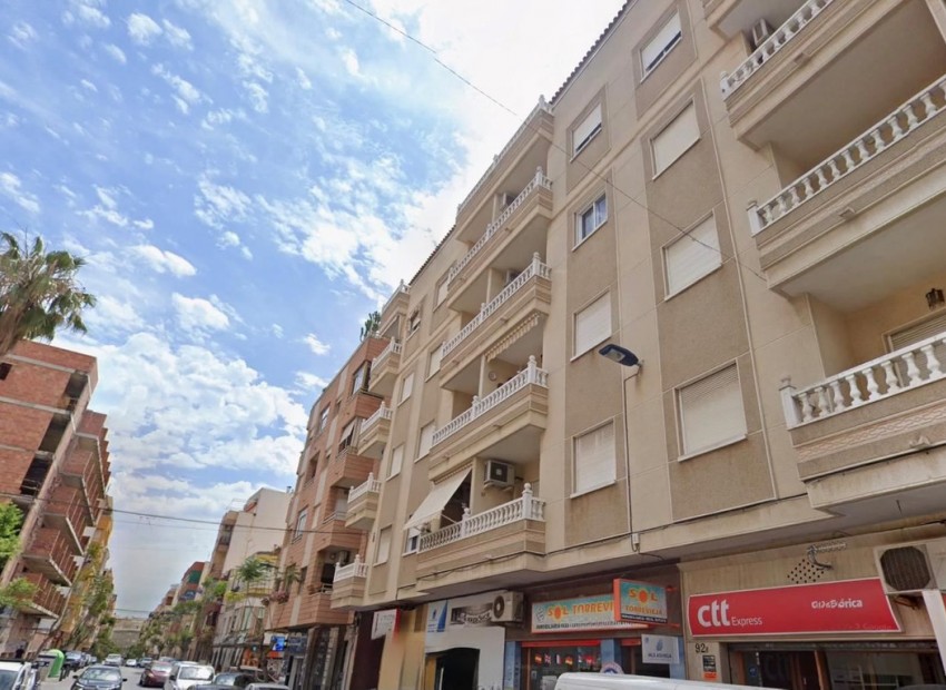Resale - Apartment - Torrevieja - Torrevieja Centro