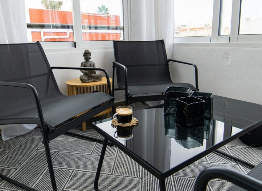 Resale - Apartment - Torrevieja - Torrevieja Centro