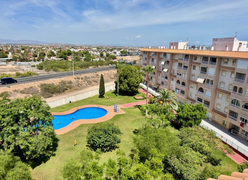 Resale - Apartment - Torrevieja - Torrevieja Centro