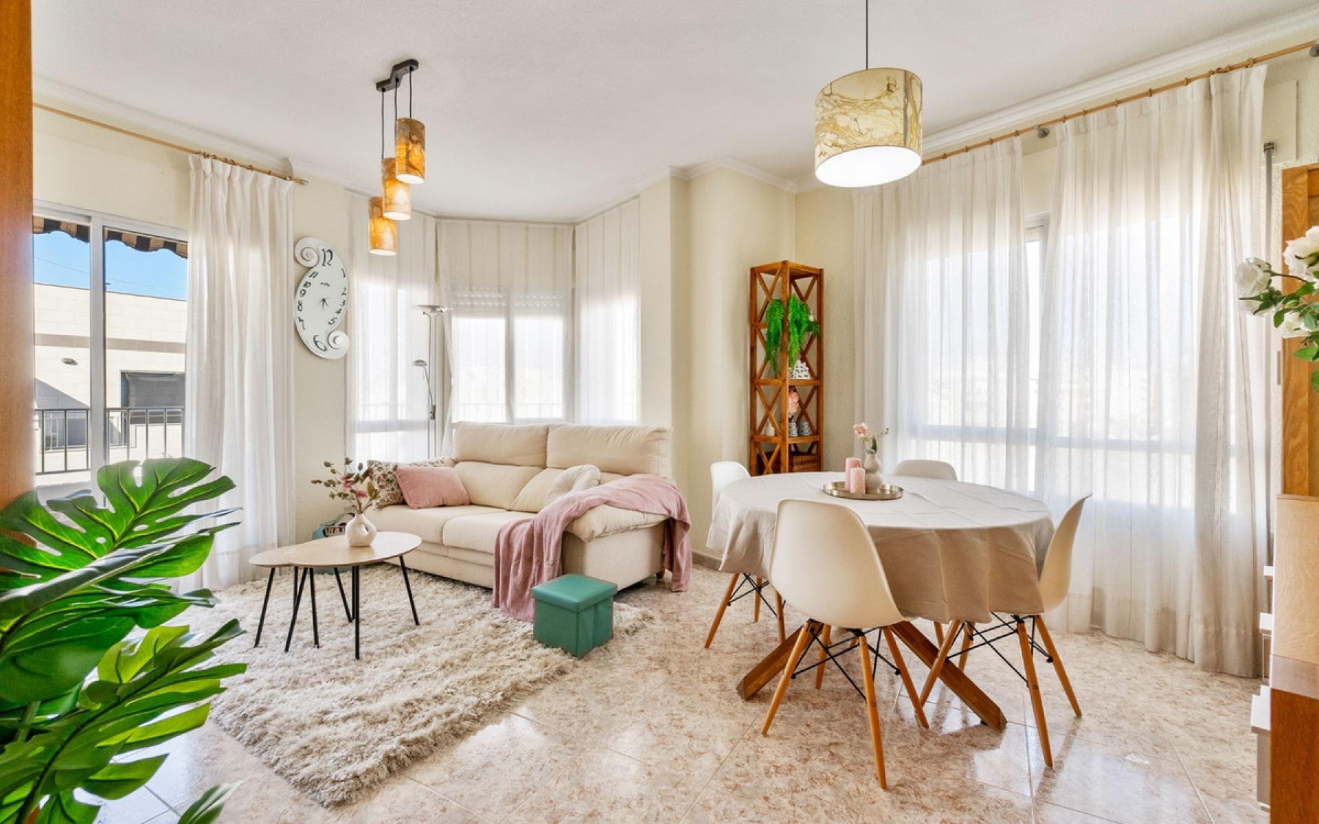 Resale - Apartment - Torrevieja - Torrevieja Centro