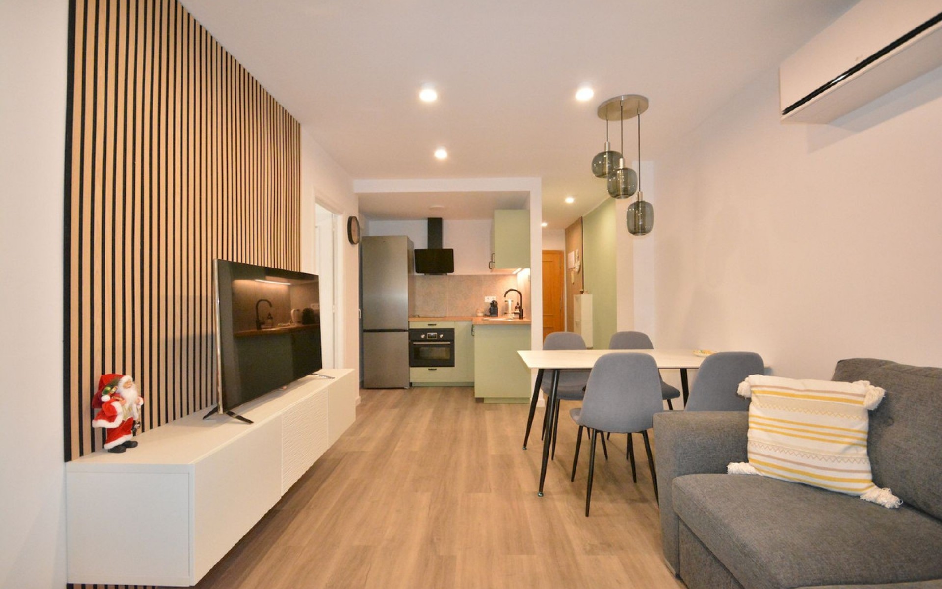 Resale - Apartment - Torrevieja - Torrevieja Centro