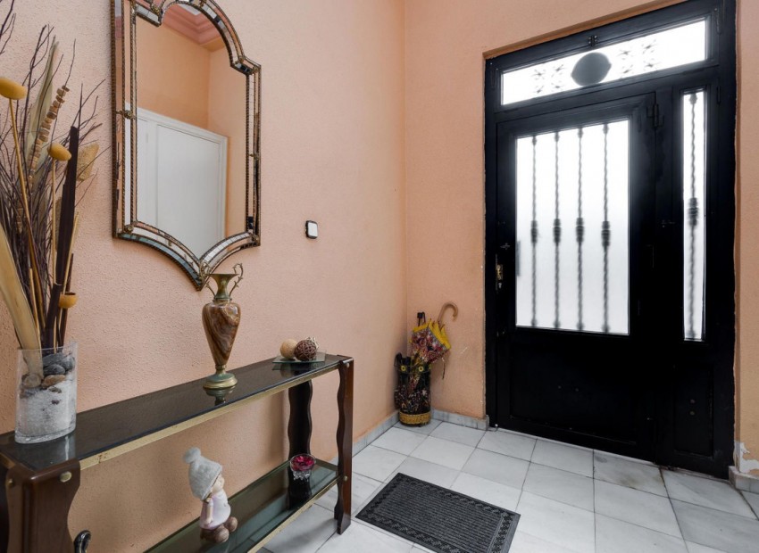 Resale - Apartment - Torrevieja - Torrevieja Centro