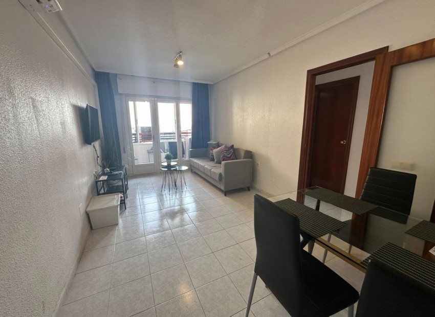 Resale - Apartment - Torrevieja - Torrevieja Centro