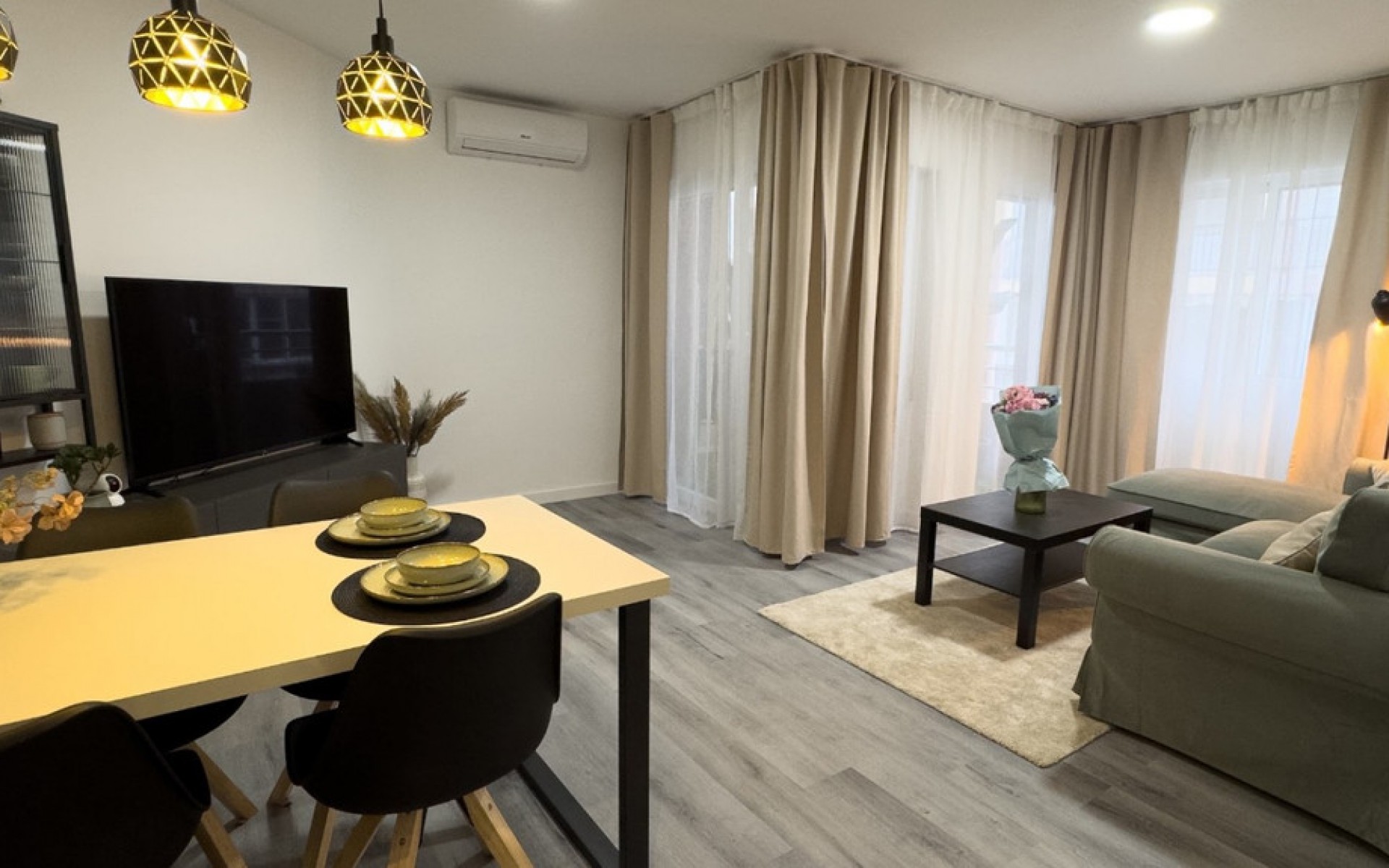 Resale - Apartment - Torrevieja - Torrevieja Centro