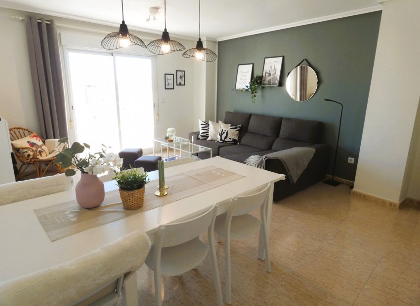 Resale - Apartment - Torrevieja - Torrevieja Centro