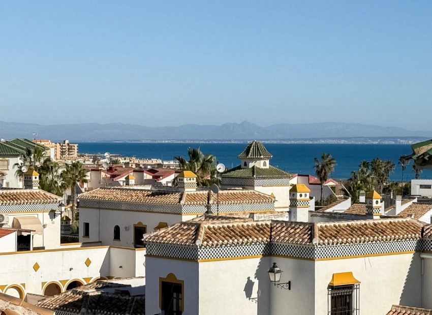 Resale - Apartment - Torrevieja - Torrevieja Centro