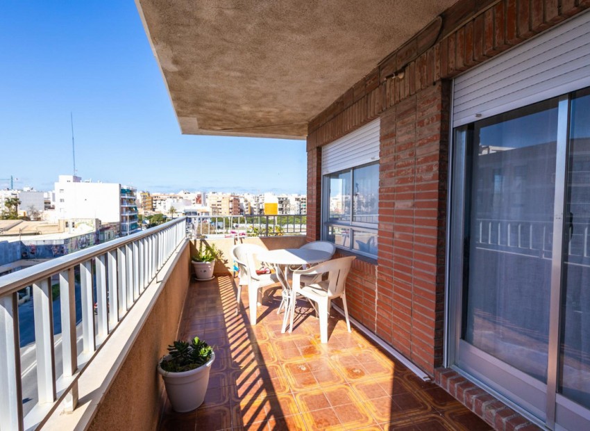 Resale - Apartment - Torrevieja - Torrevieja Centro