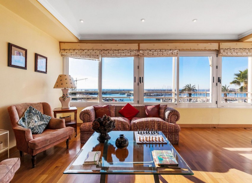 Resale - Apartment - Torrevieja - Torrevieja Centro