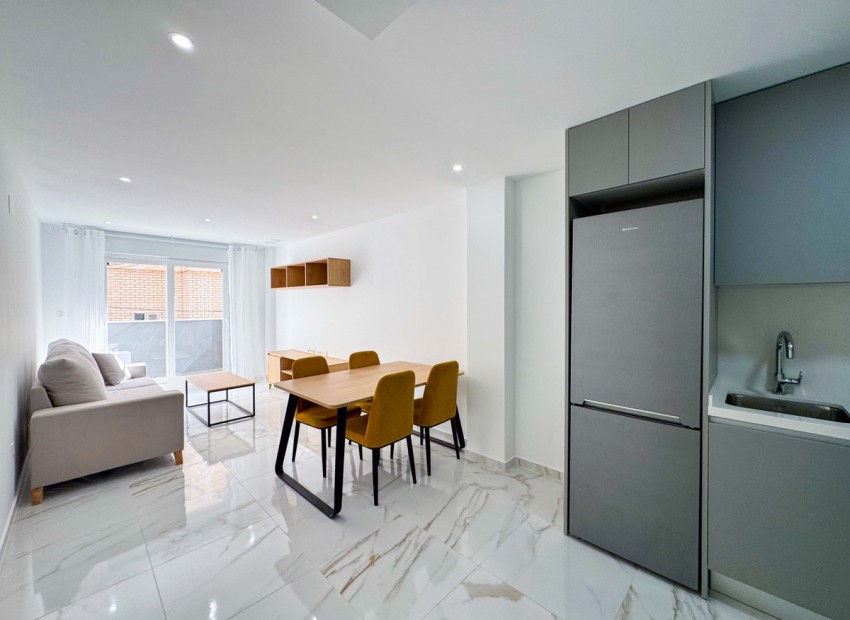 Resale - Apartment - Torrevieja - Torrevieja Centro