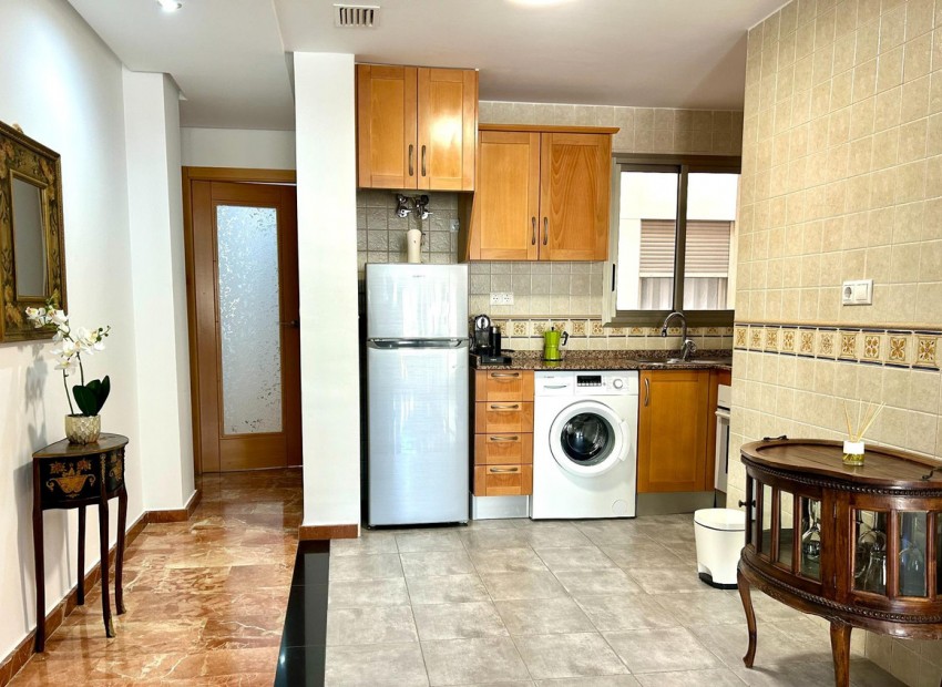 Resale - Apartment - Torrevieja - Torrevieja Centro