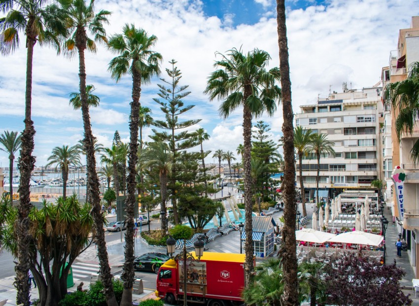 Resale - Apartment - Torrevieja - Torrevieja Centro