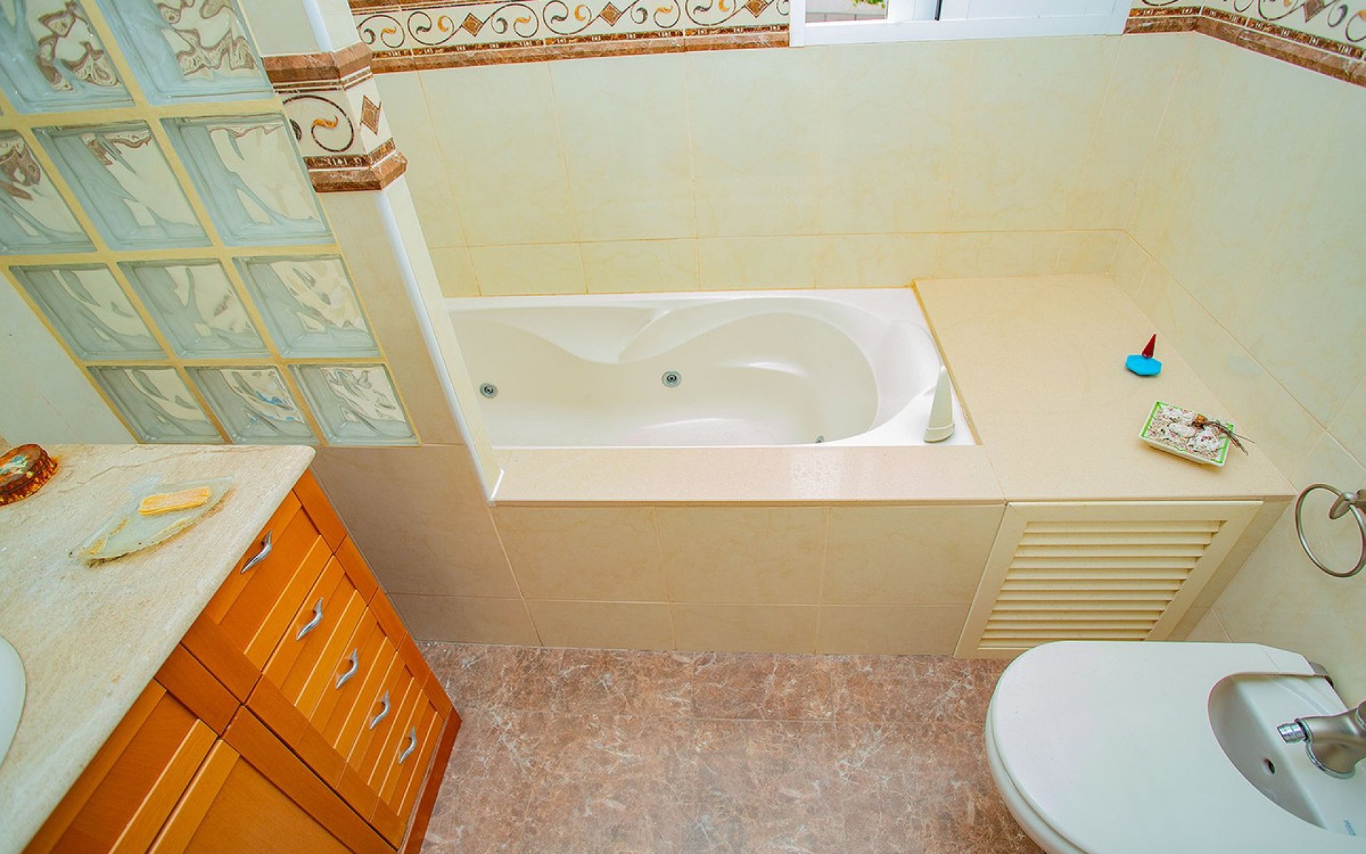 Resale - Apartment - Torrevieja - Torrevieja Centro