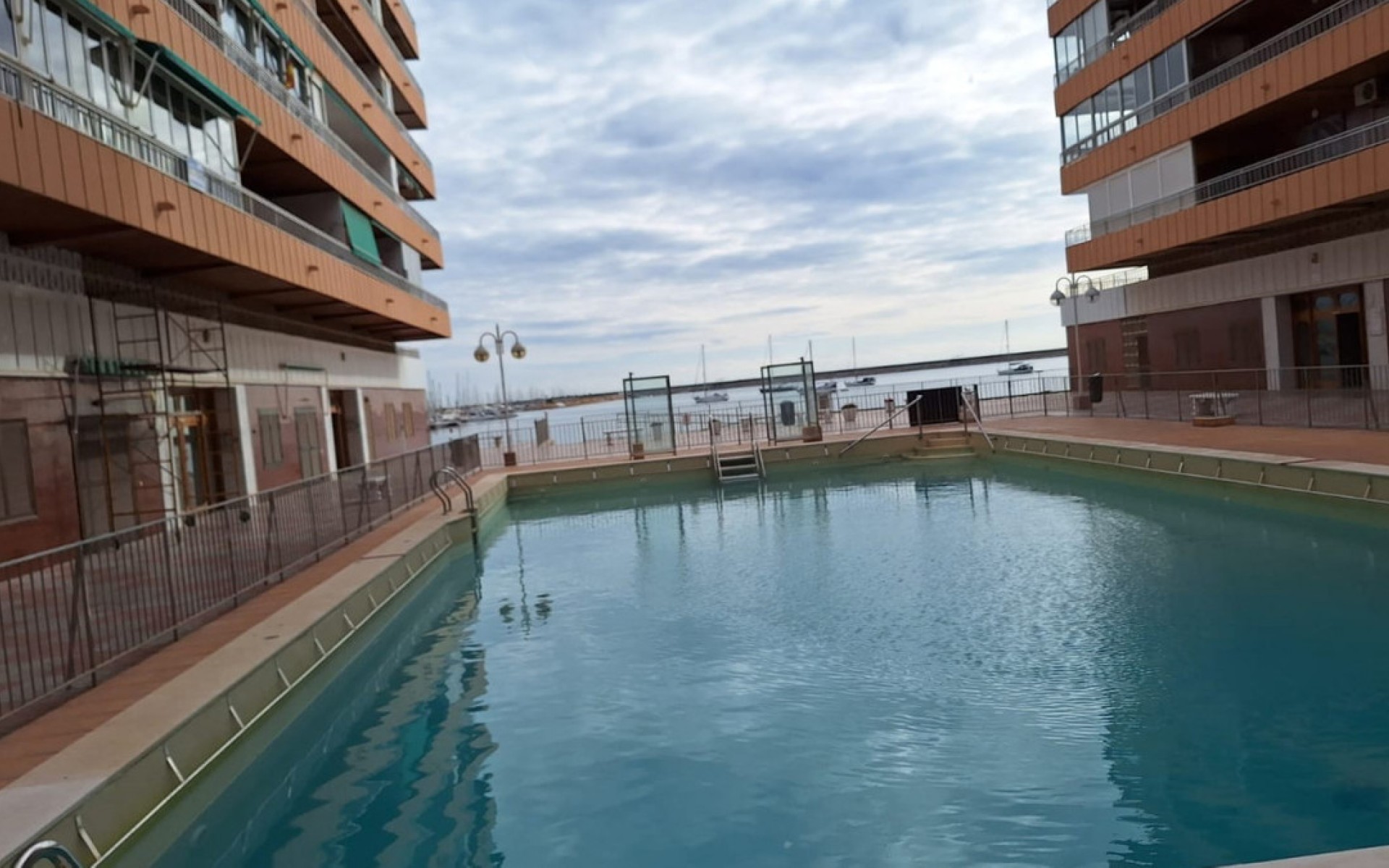 Resale - Apartment - Torrevieja - Torrevieja Centro