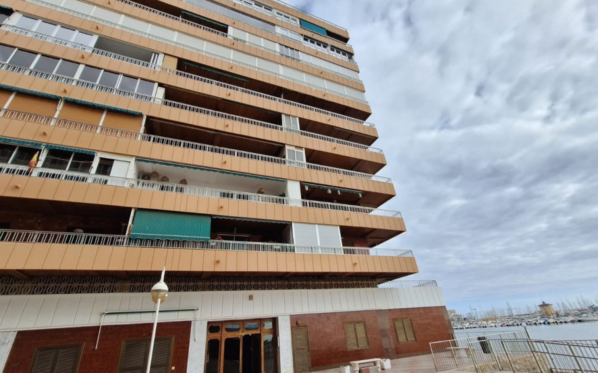 Resale - Apartment - Torrevieja - Torrevieja Centro