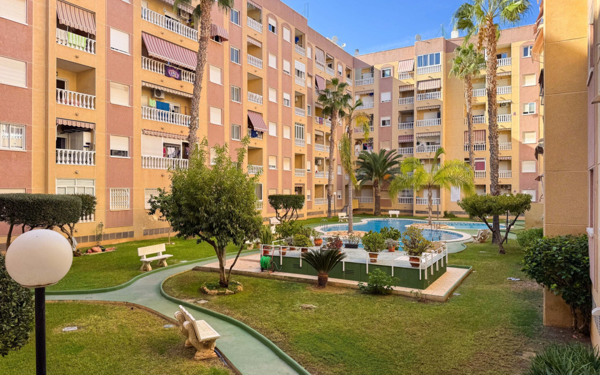 Resale - Apartment - Torrevieja - Torrevieja Centro