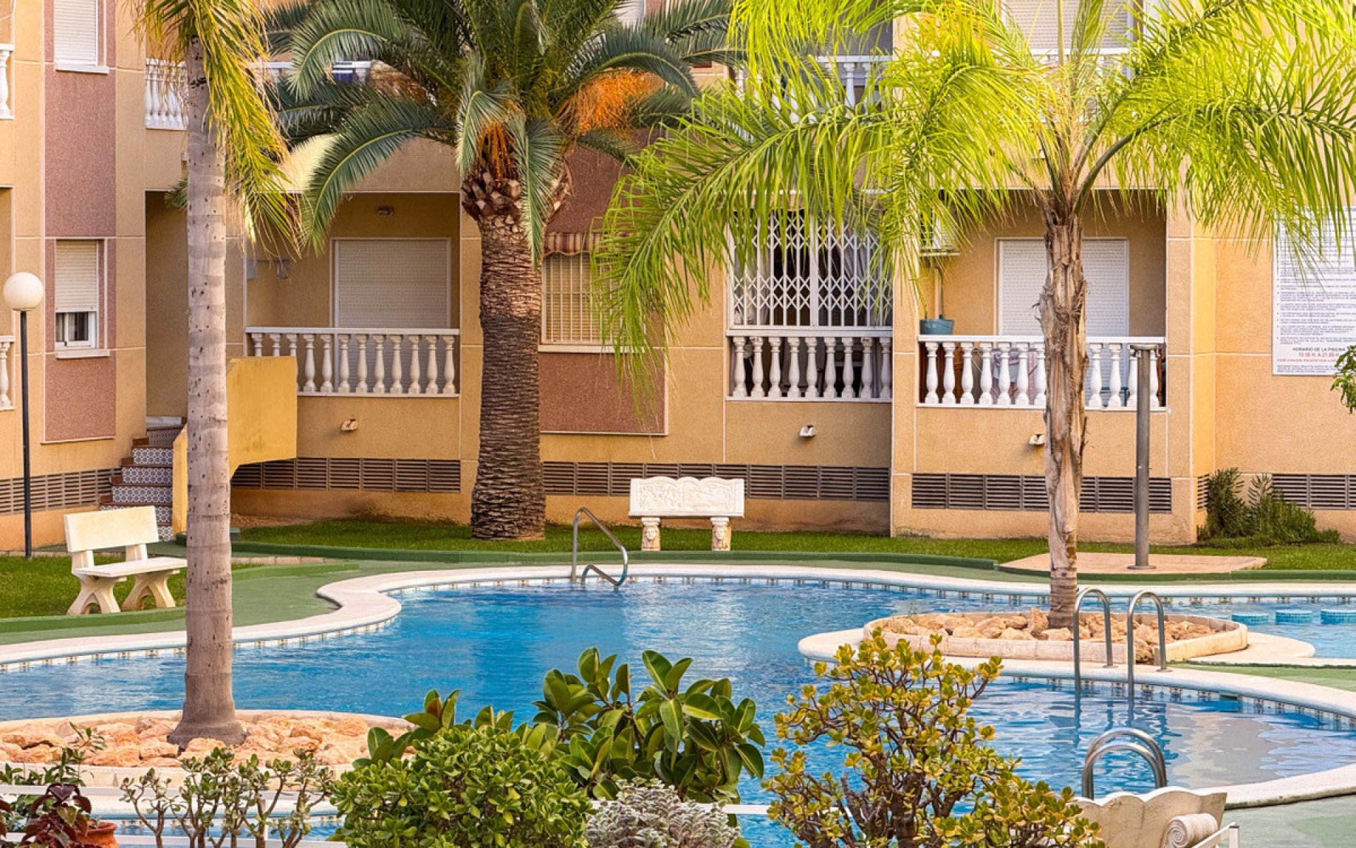 Resale - Apartment - Torrevieja - Torrevieja Centro