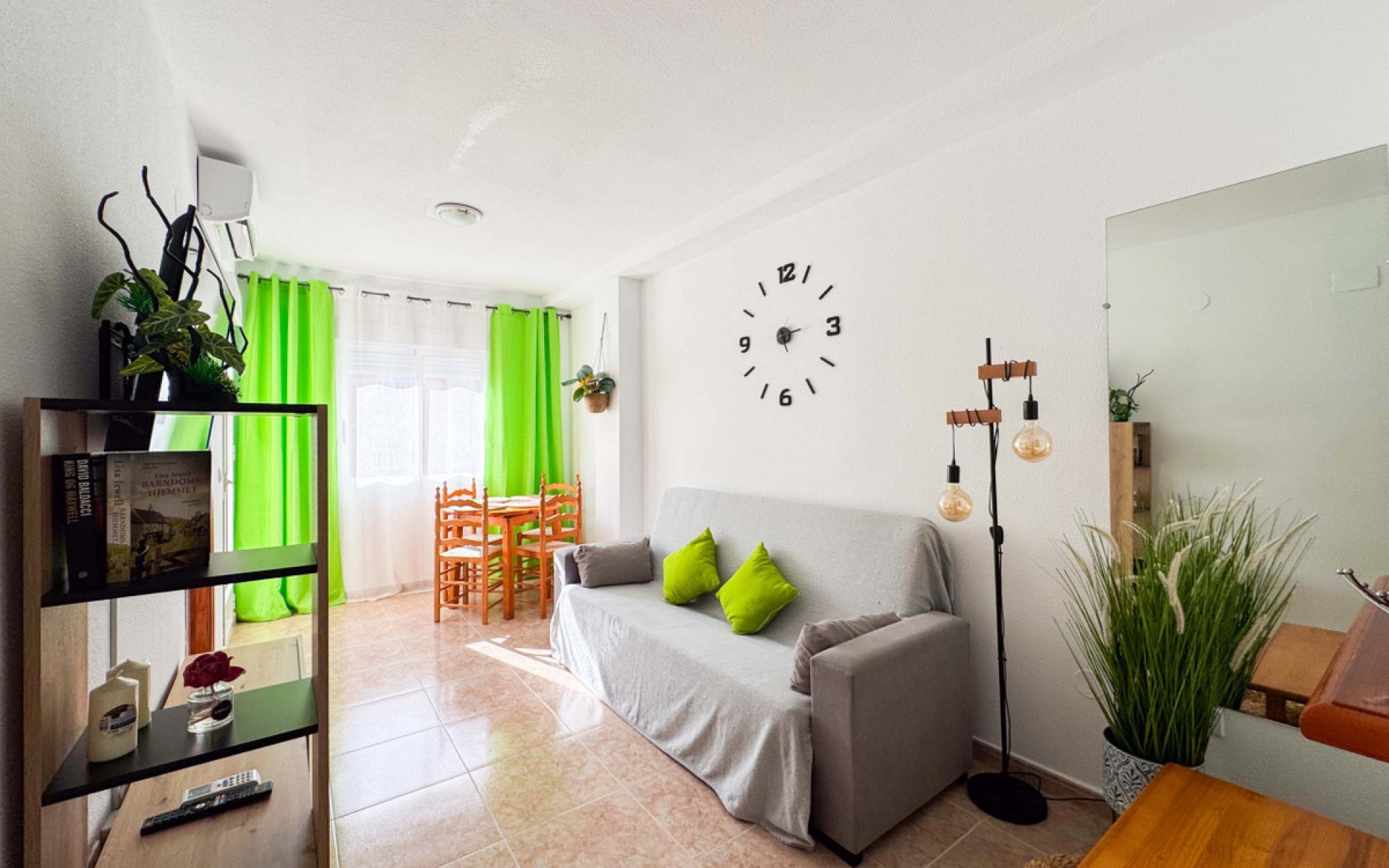 Resale - Apartment - Torrevieja - Torrevieja Centro