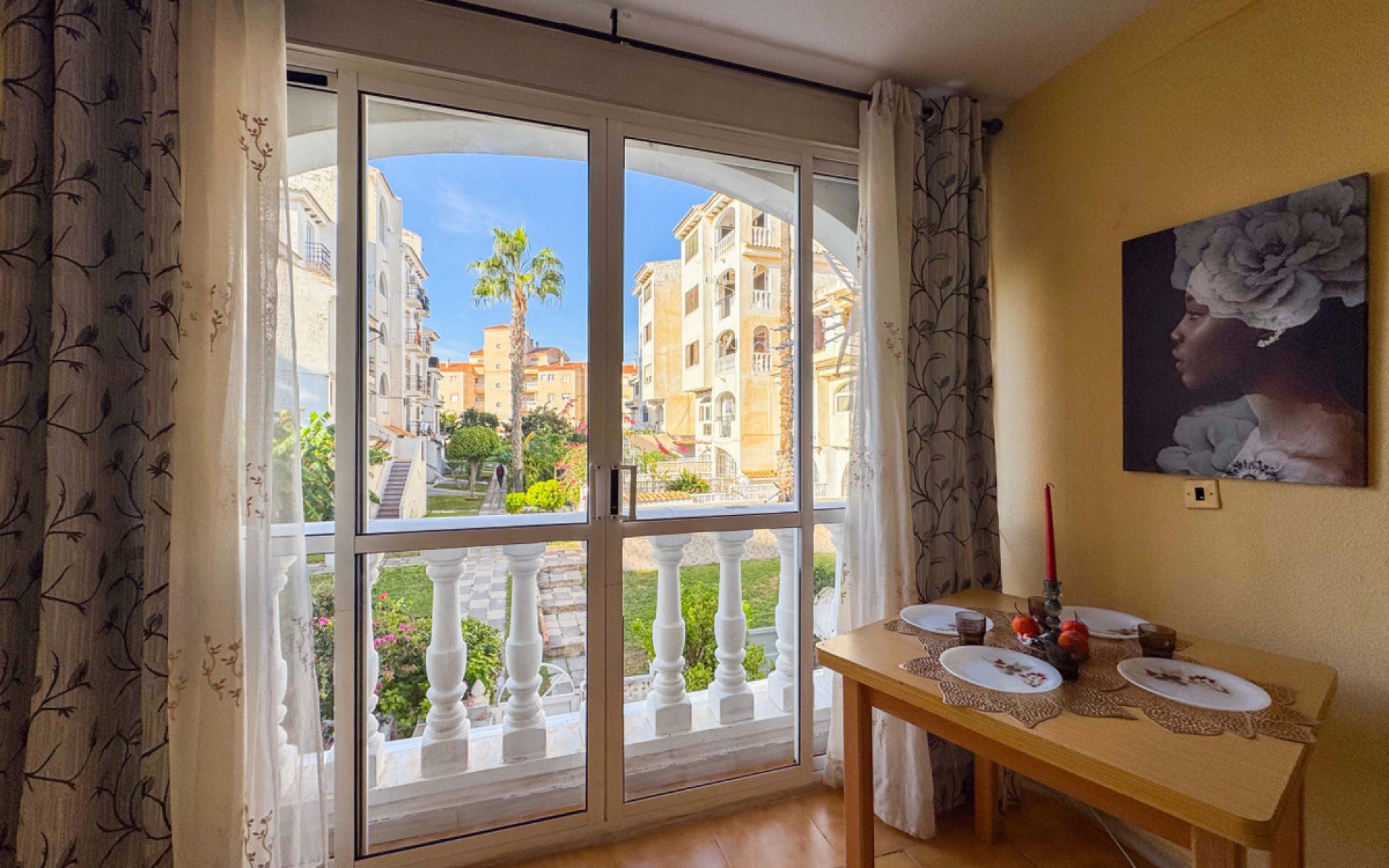 Resale - Apartment - Torrevieja - Torrevieja Centro