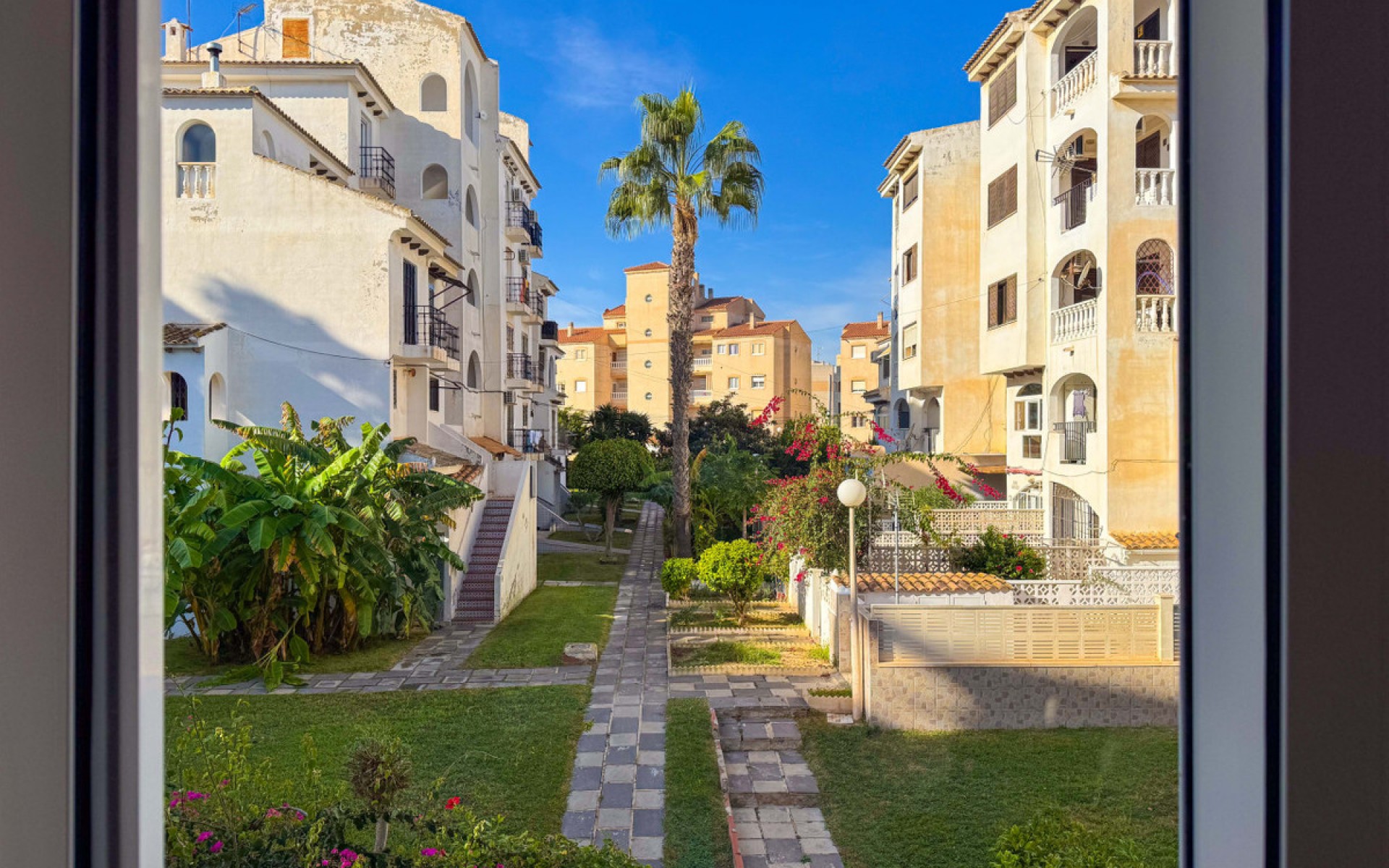 Resale - Apartment - Torrevieja - Torrevieja Centro