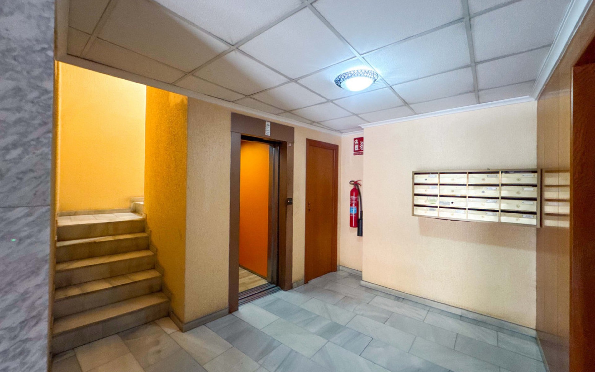 Resale - Apartment - Torrevieja - Torrevieja Centro