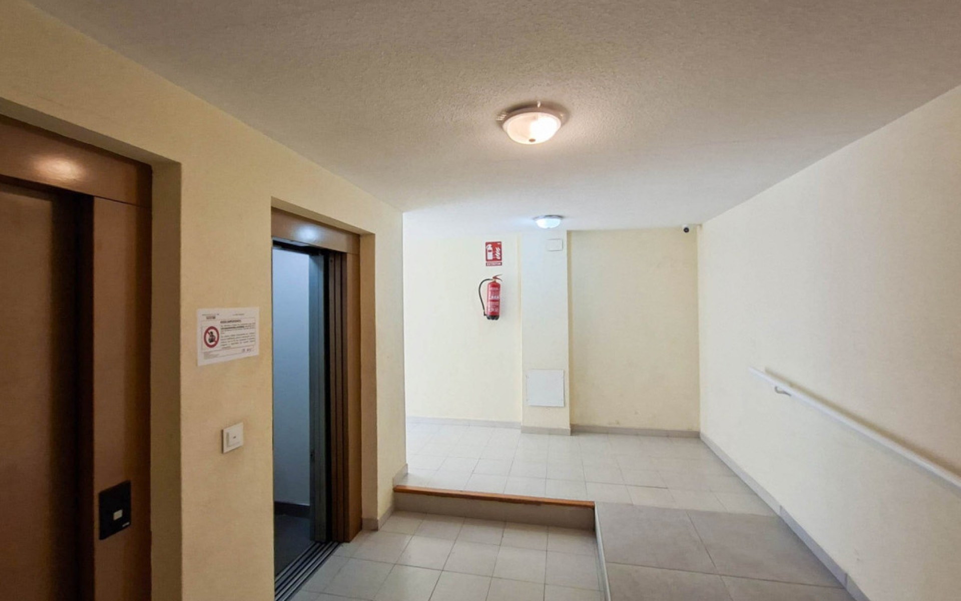 Resale - Apartment - Torrevieja - Torrevieja Centro