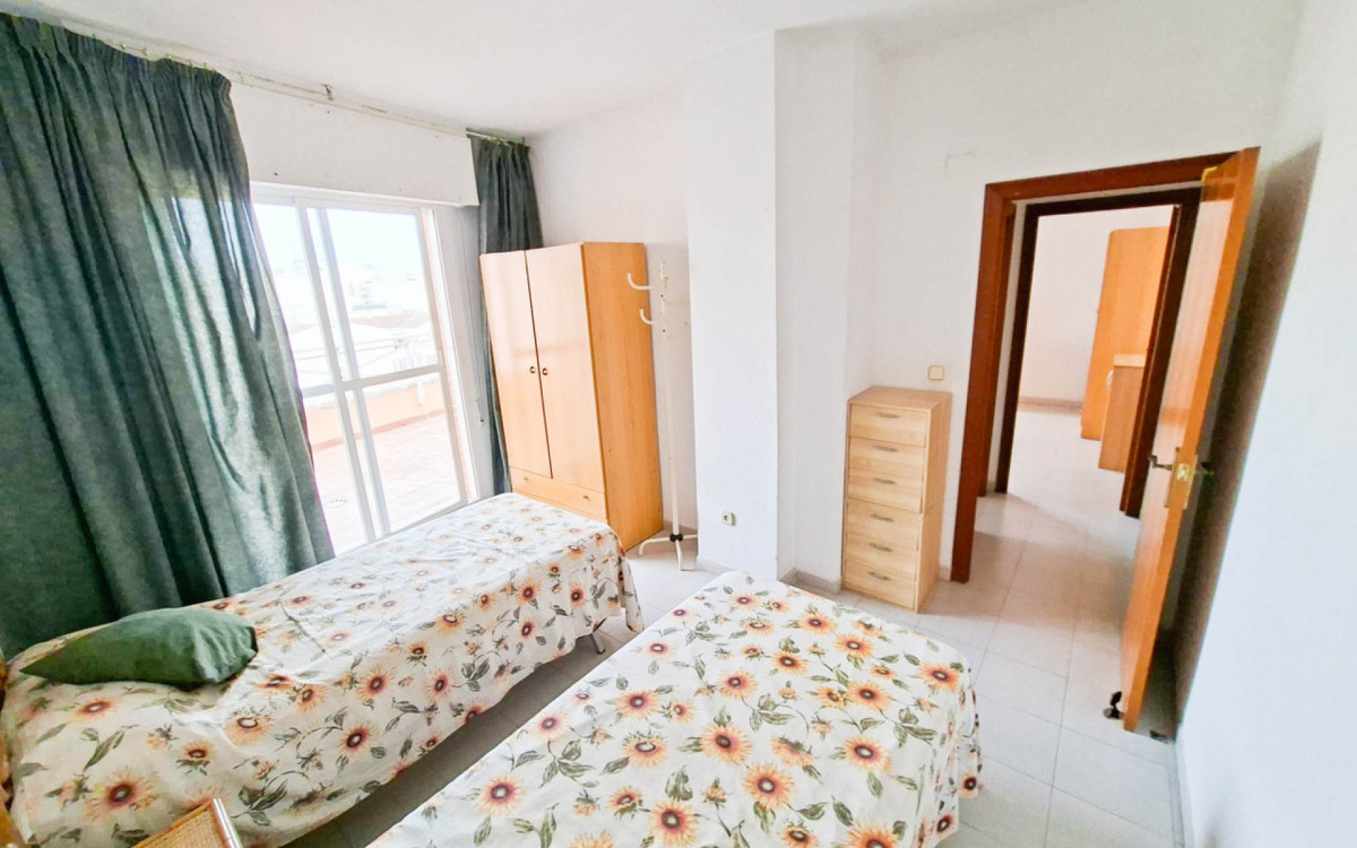 Resale - Apartment - Torrevieja - Torrevieja Centro