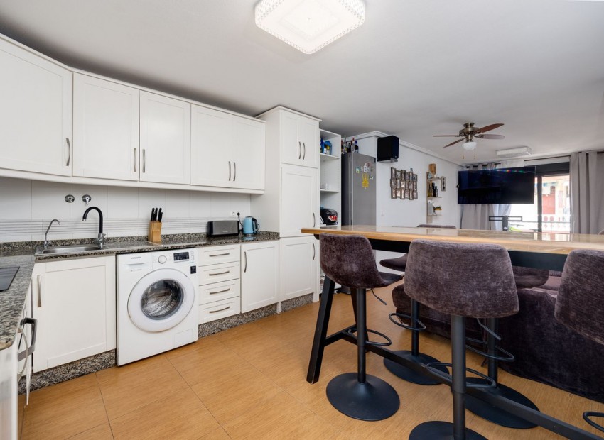 Resale - Apartment - Torrevieja - Torrevieja Centro