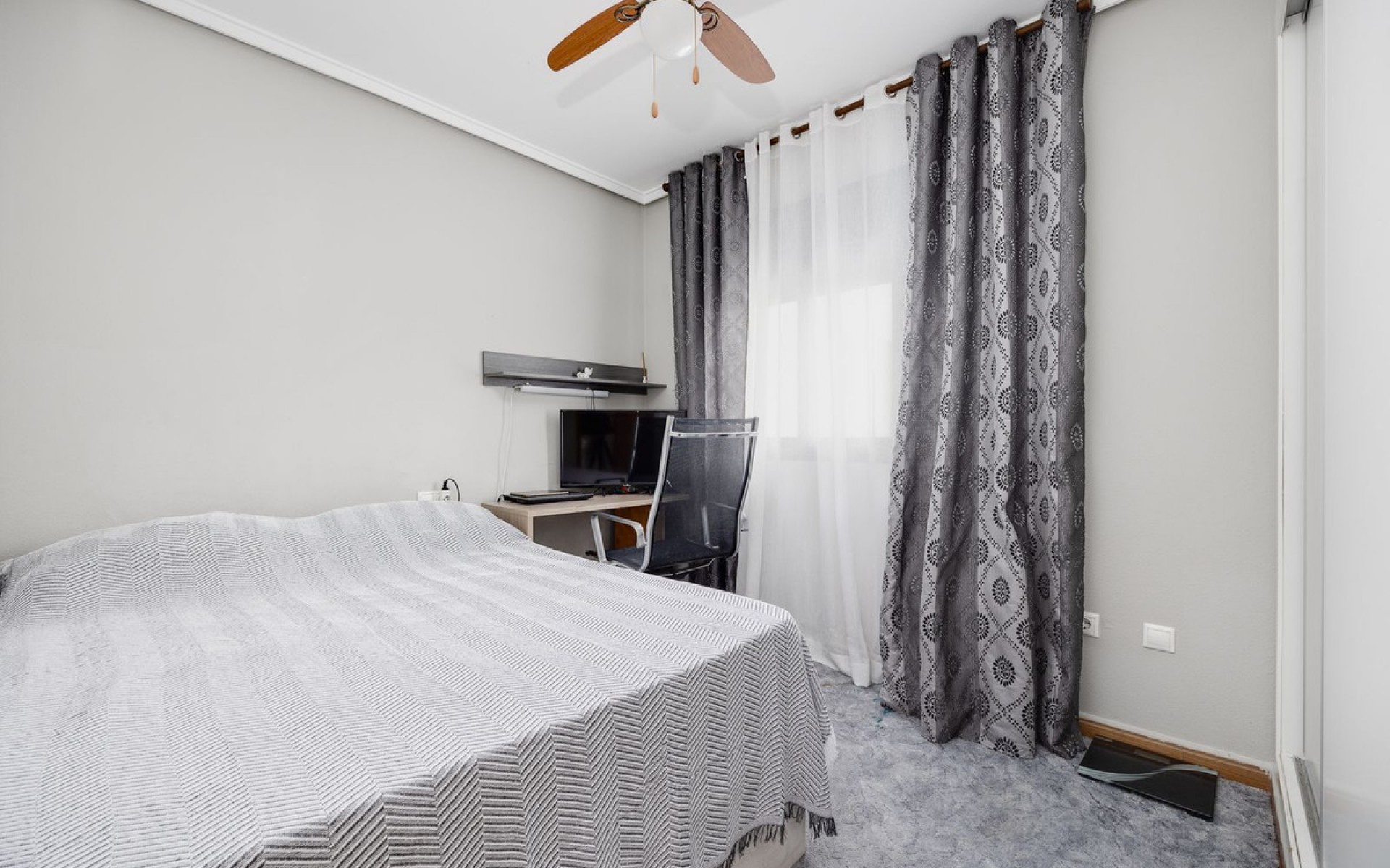 Resale - Apartment - Torrevieja - Torrevieja Centro