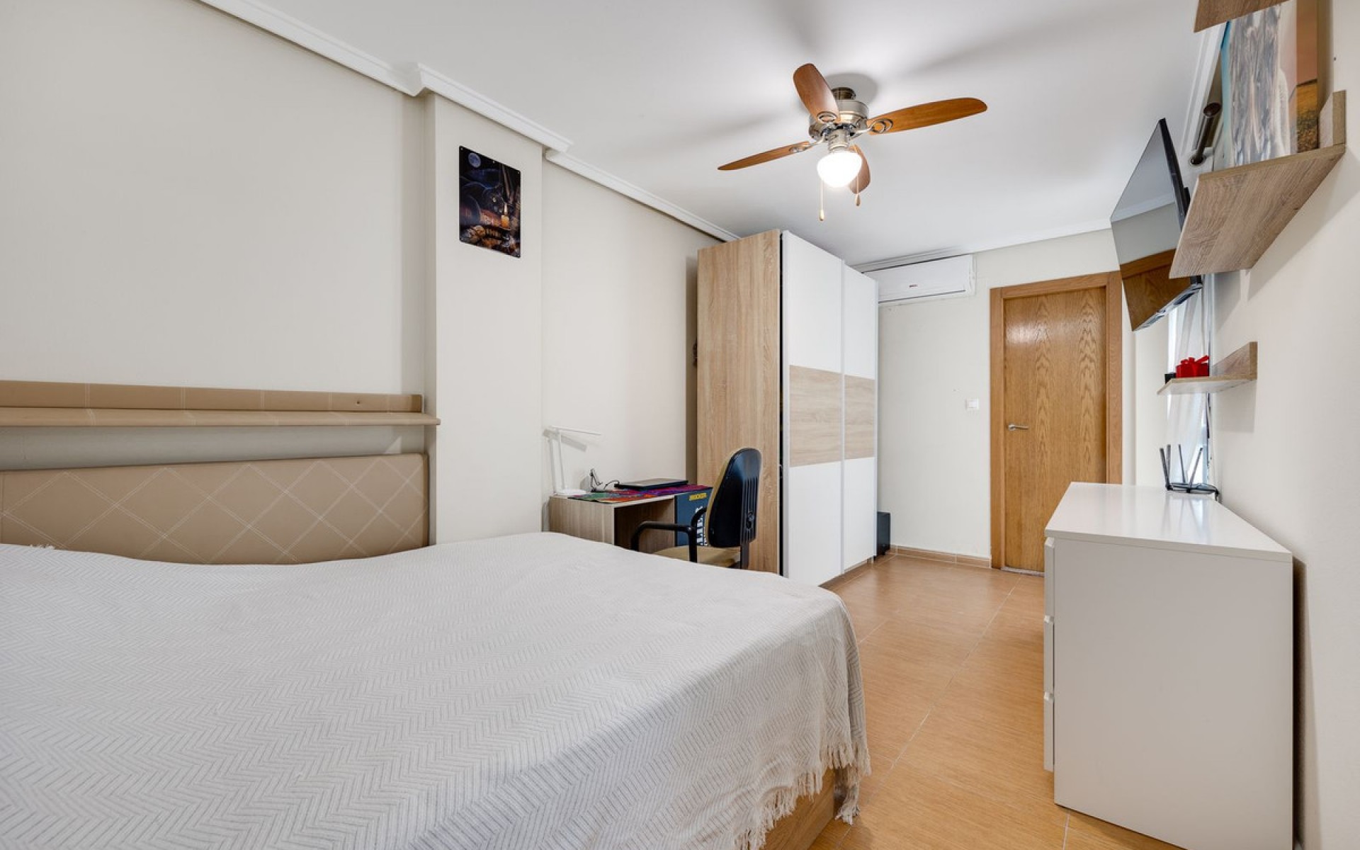 Resale - Apartment - Torrevieja - Torrevieja Centro