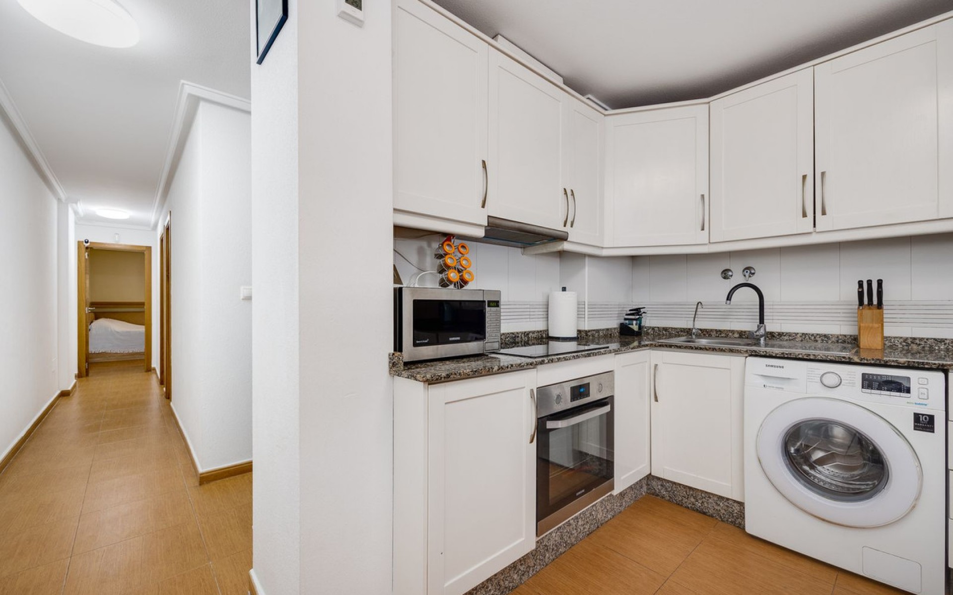 Resale - Apartment - Torrevieja - Torrevieja Centro
