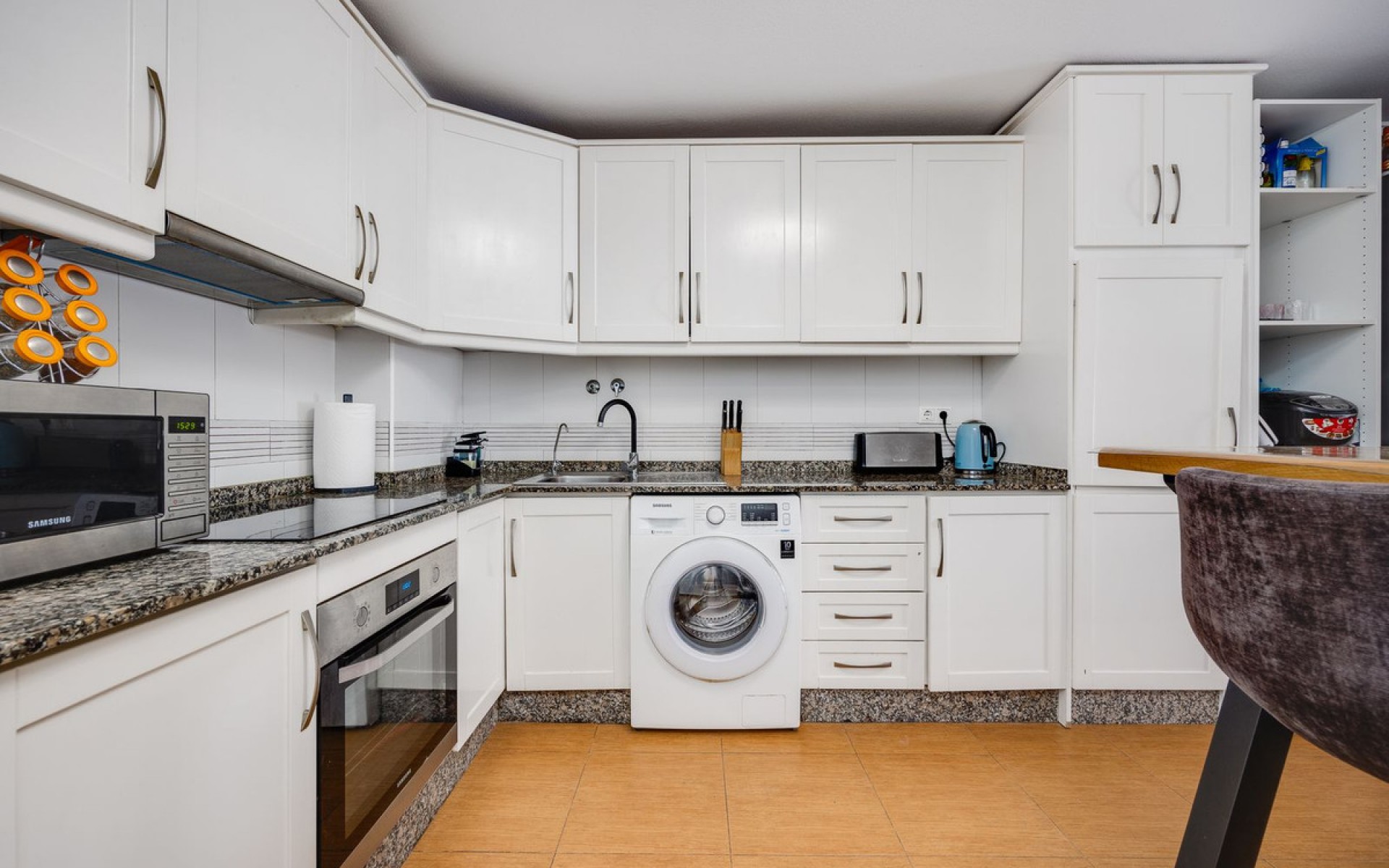 Resale - Apartment - Torrevieja - Torrevieja Centro