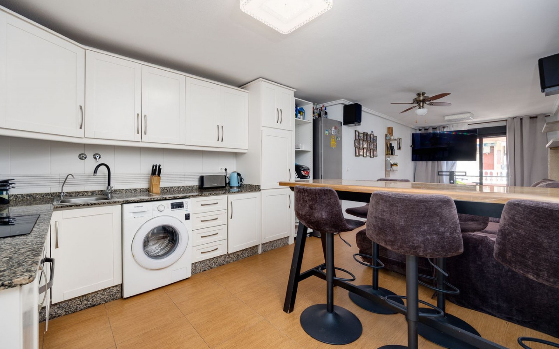 Resale - Apartment - Torrevieja - Torrevieja Centro