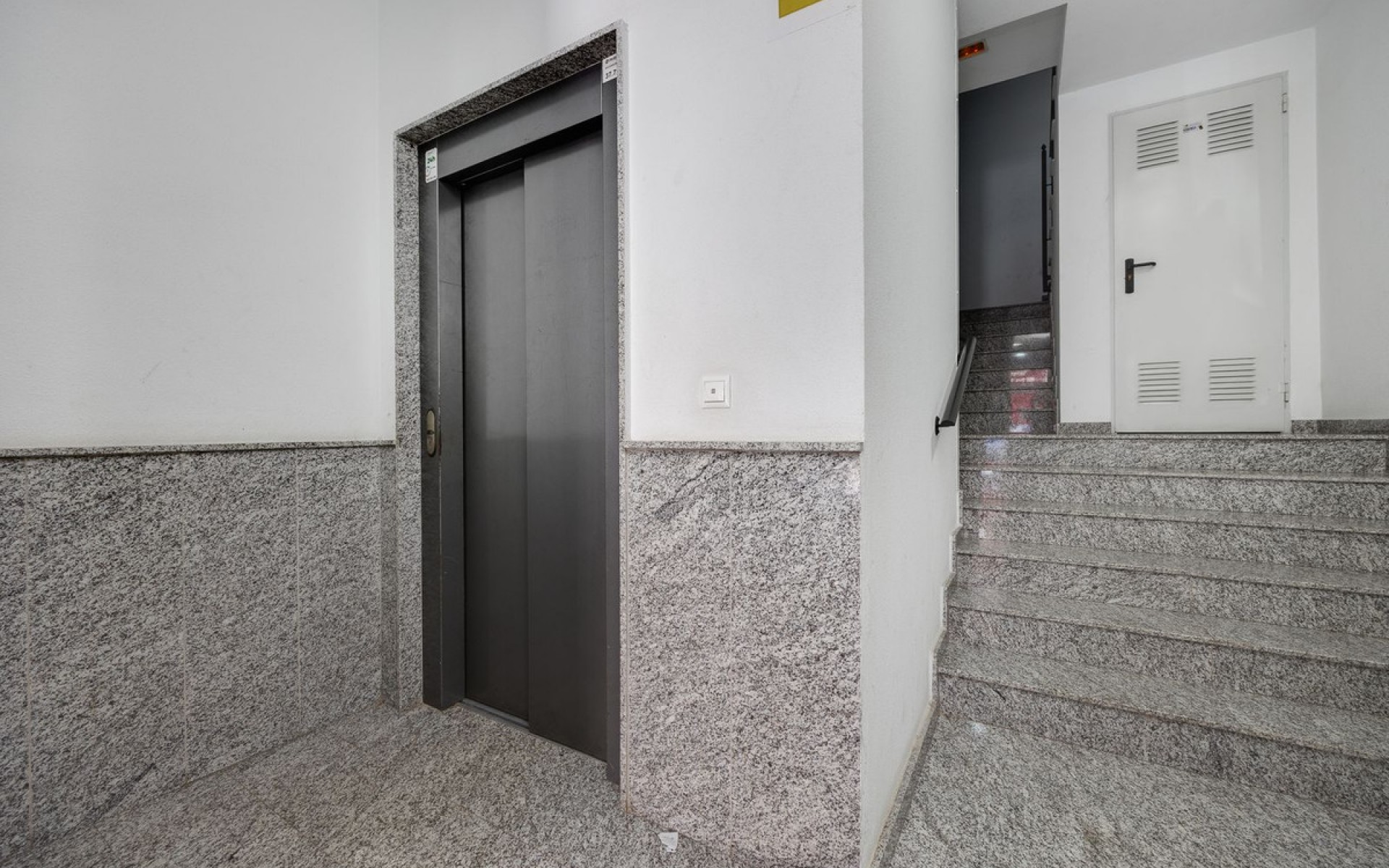 Resale - Apartment - Torrevieja - Torrevieja Centro